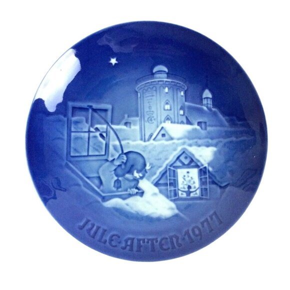 Bing & Grondahl Jule After 1977 Christmas Plate Blue & White Porcelain Denmark - Picture 1 of 4